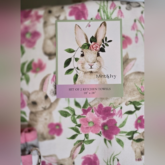 Easter Bunny Kitchen Towel and Oven Mitt Set - Picture 2 of 3